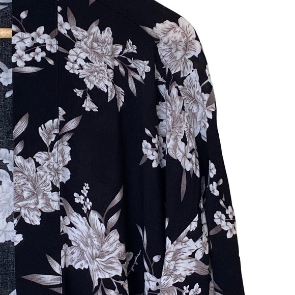 SPIRITUAL GANGSTER Maya Floral Kimono Robe, Size One Size - Picture 9 of 12